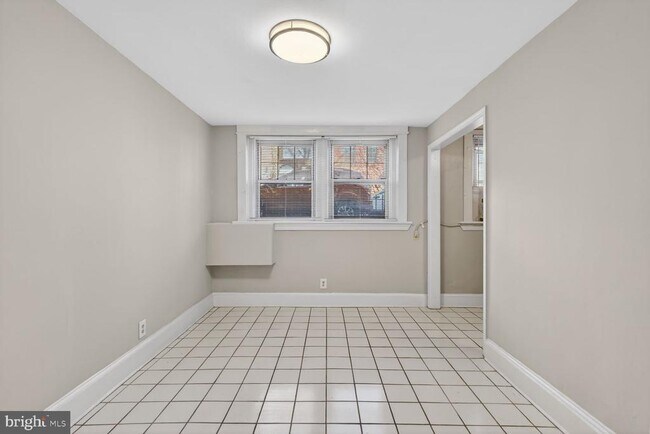 Building Photo - 1820 Swann St NW