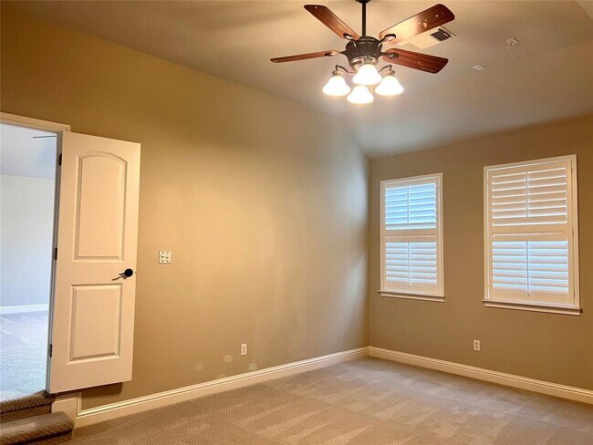 Building Photo - 13000 Bloomfield Hills Ln