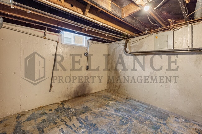 Building Photo - 2506 N Somerset Ave