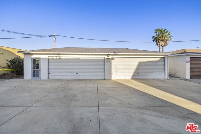 Building Photo - 5324 Vantage Ave