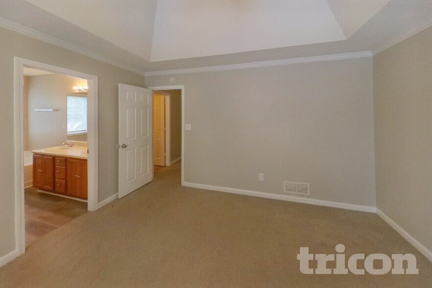 Building Photo - 7222 Brittany Way