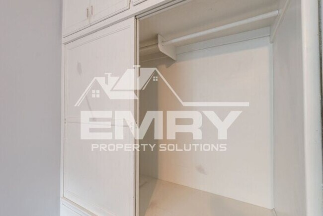 Building Photo - Upgraded 2 Bedroom 1 Bathroom for Rent Ferris Ave Los Angeles