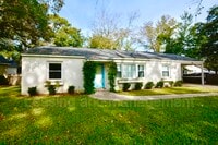 Building Photo - 2 Rosedale Dr