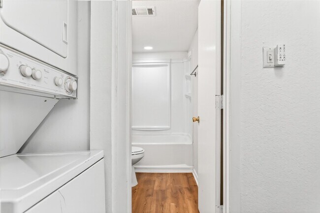 Building Photo - 1901 N Fitzhugh Ave