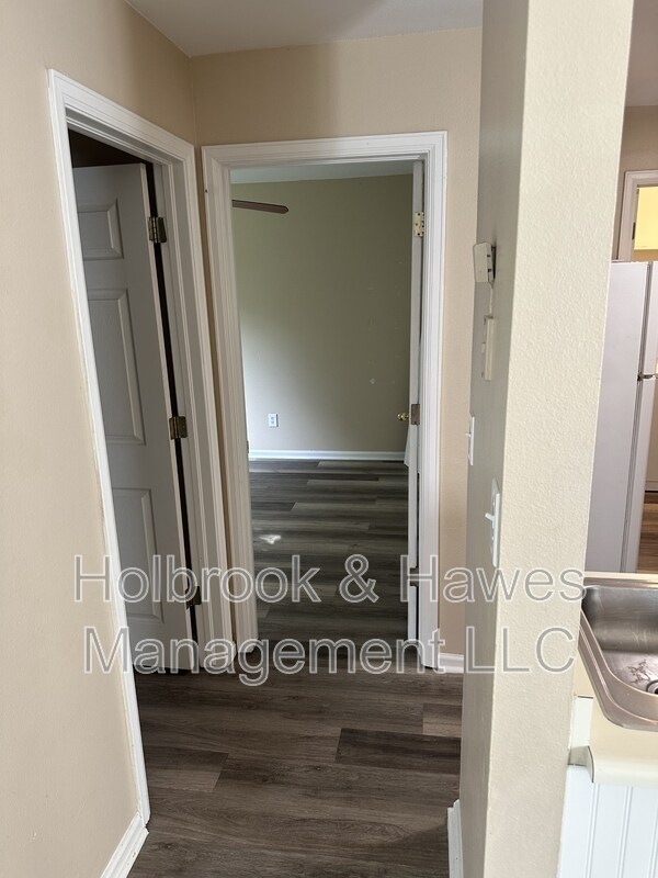 Building Photo - 4531 Boardwalk Dr