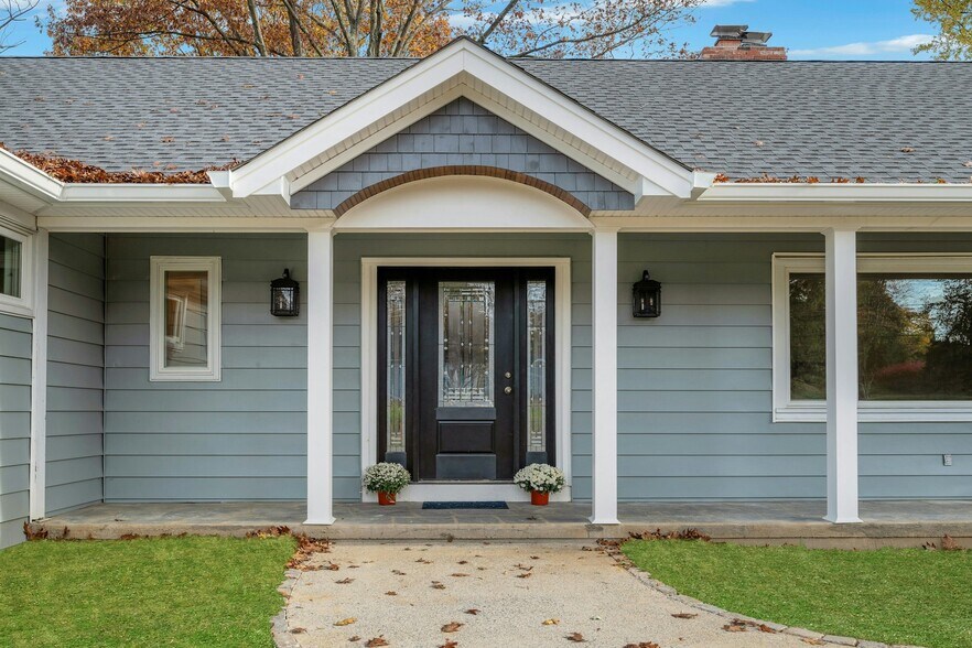 Covered Entry - 17 Halstead Rd