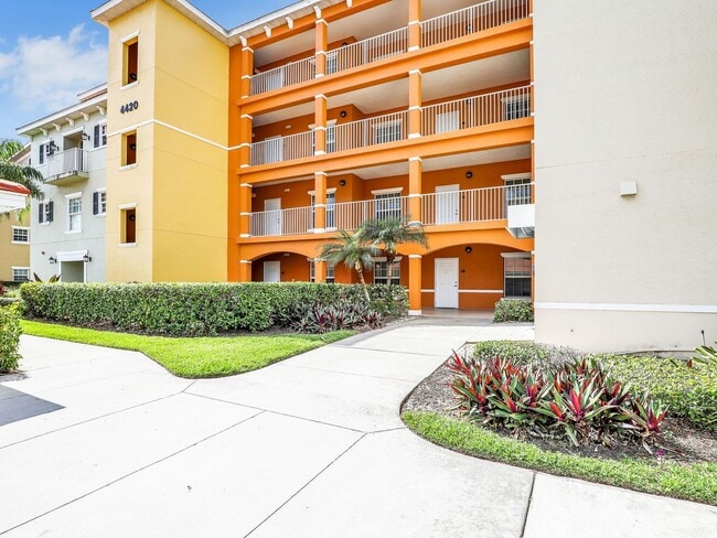 Building Photo - Stylish Seasonal Condo Rental in the Heart of Naples – 3BR Condo in Botanical Place!