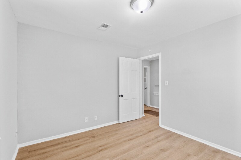 Building Photo - 1620 Phyllis Ave