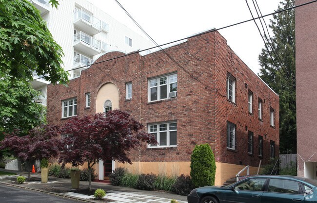 Primary Photo - Eversen Apartments