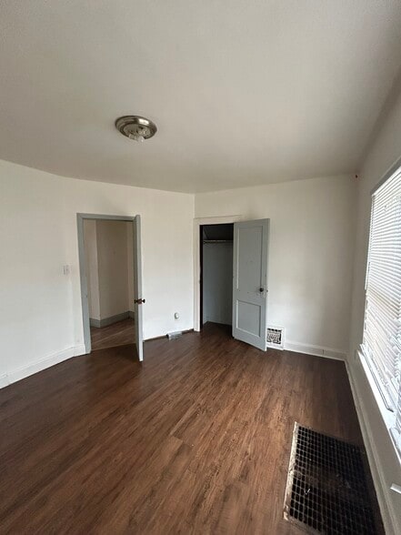 Building Photo - 5515 Alcott Ave