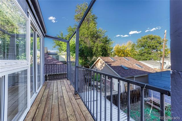 Building Photo - 468 Corona St