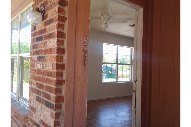 Building Photo - Amanda Gardens Apartments