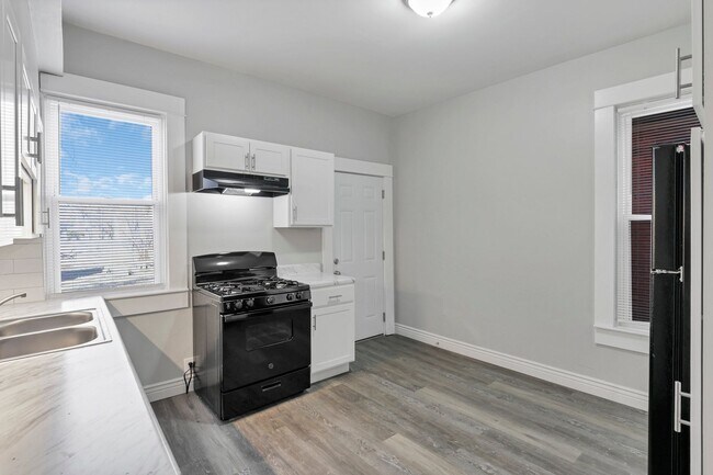 Building Photo - Charming 3 Bedroom, 1 Bath Home for Rent -...
