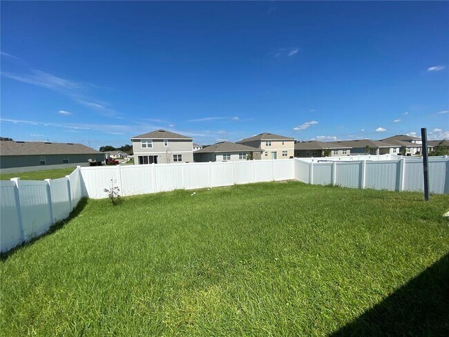 Building Photo - 217 Cascara Ln