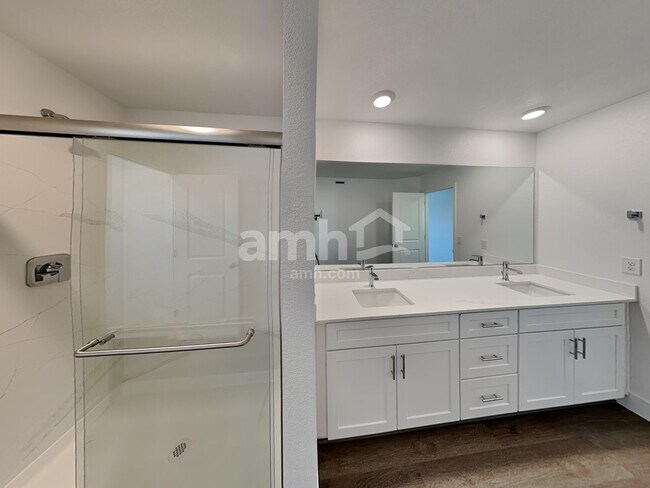 Building Photo - 9543 Harkes Dr