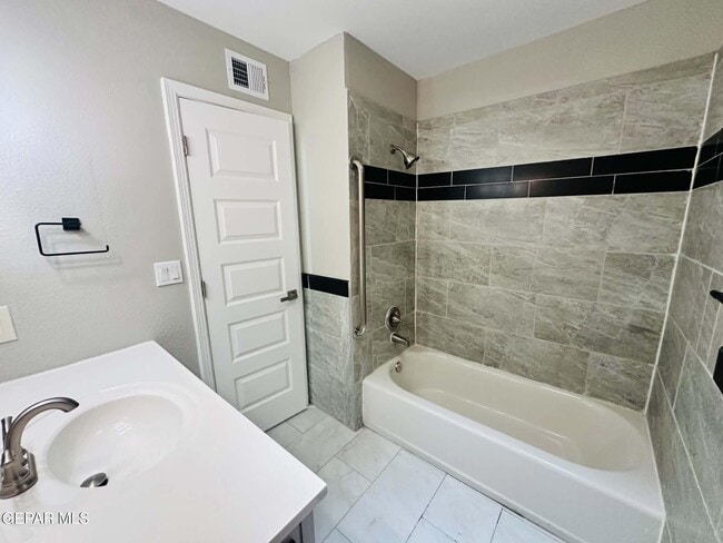 Building Photo - 11733 Lorri Dr