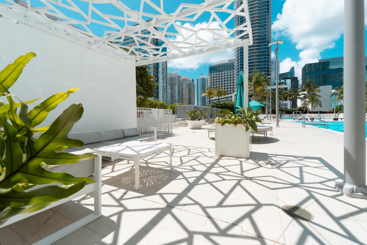 Building Photo - 951 Brickell Ave