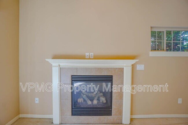 Building Photo - 8019 NE 61st St