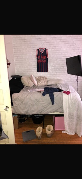 Building Photo - 48 Winspear Ave