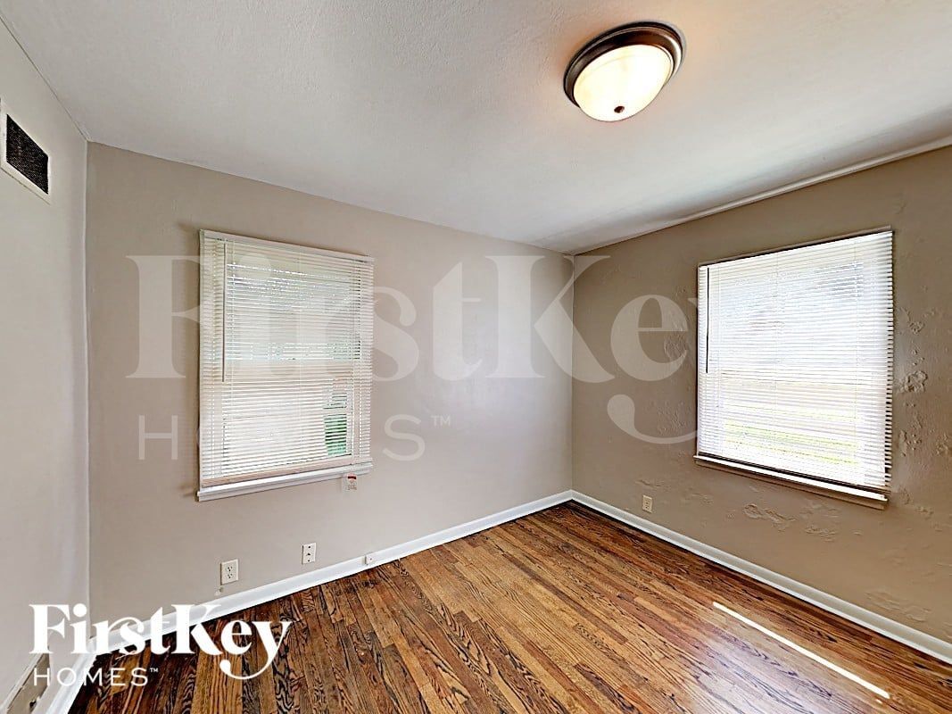 Building Photo - 6108 Bettcher Ave