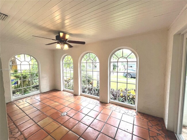 Building Photo - 713 Tibidabo Ave