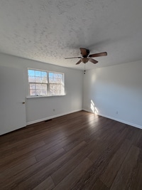 Building Photo - 1400 Branders Bridge Rd