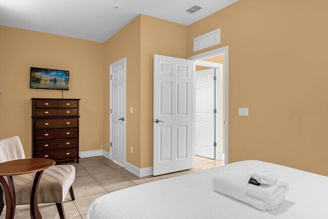 Building Photo - 14545 Damai Ln
