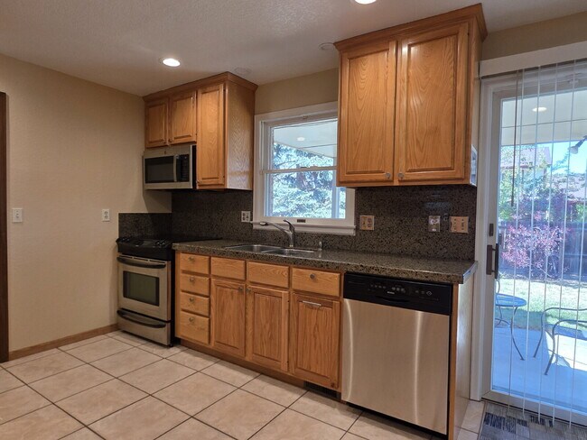 Building Photo - Single-Family Home in Near-Perfect Condition | 3-Car Garage | Covered Patio | Large Unfinished Ba...