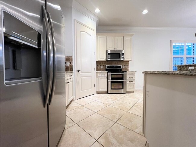 Building Photo - 8213 Prestbury Dr