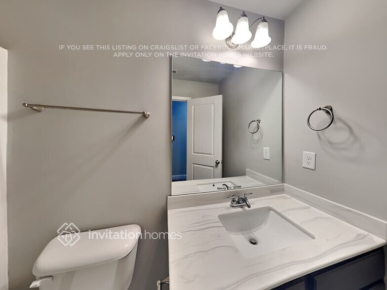 Building Photo - 701 Alder Grv Trce