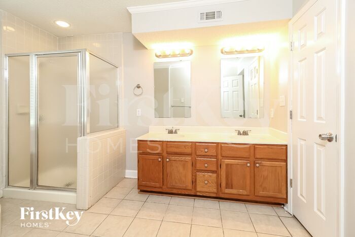 Building Photo - 13224 Greycrest Dr