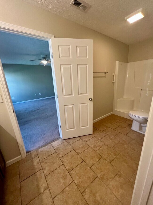 Building Photo - Quiet Neighborhood Charm with Everyday Con...