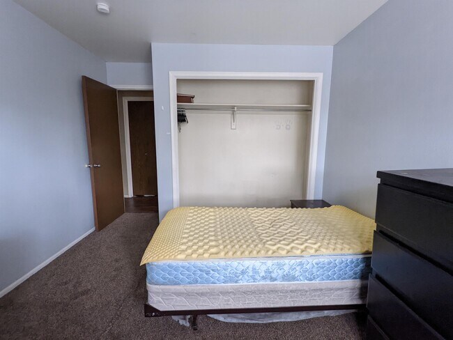 Building Photo - 1728 N 550 W