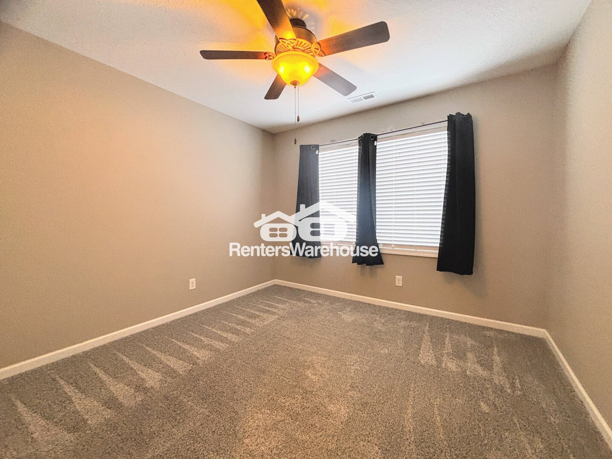 Building Photo - 20 NE Badger Ln