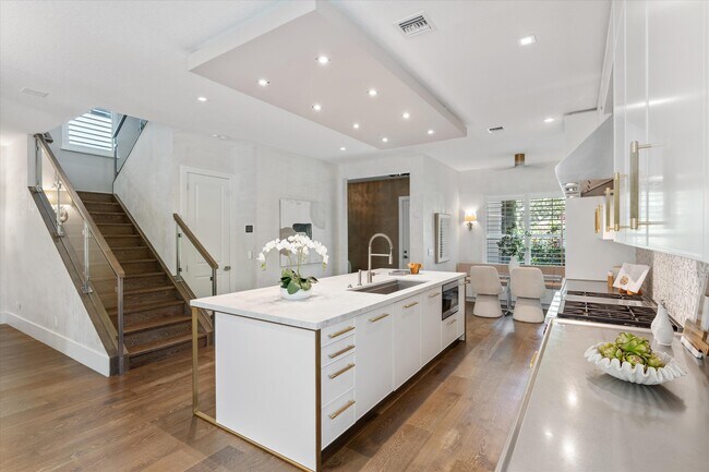 Building Photo - 7033 Edison Pl