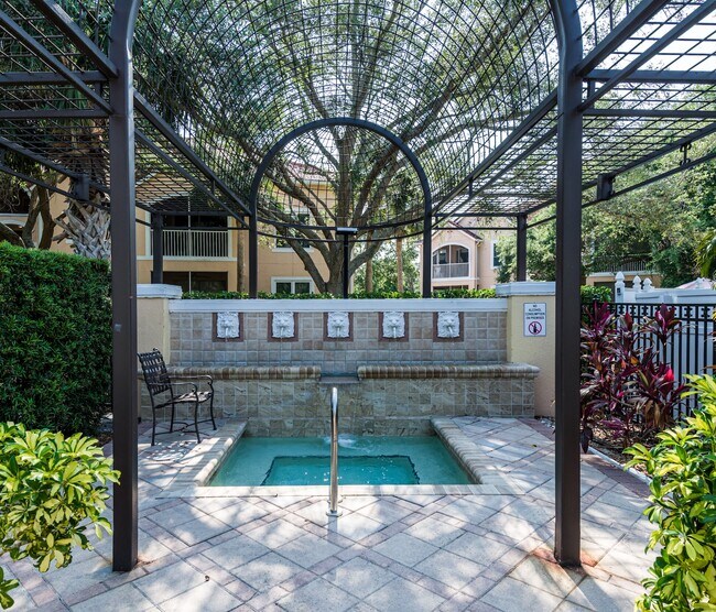 Building Photo - 4142 Central Sarasota Pkwy