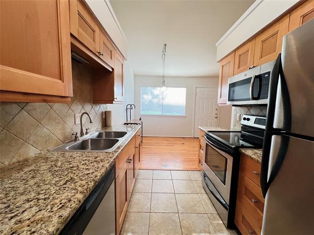 Building Photo - 5759 Cedar Creek Dr