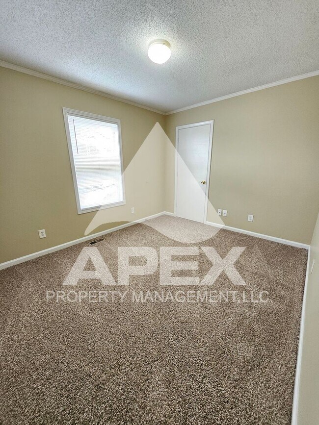 Building Photo - 3 Bd | 2 Ba Top Floor Condo in West Knoxville!