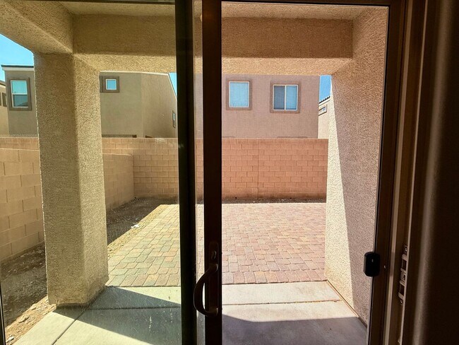 Building Photo - 3 BED 2.5 BATH 2 CAR GARAGE HOME w/ LOFT &...