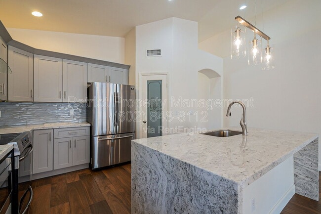 Building Photo - 3536 E San Pedro Ave