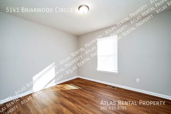 Building Photo - 5141 Briarwood Cir