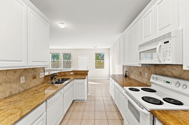Building Photo - 6318 Veranda Green Trail