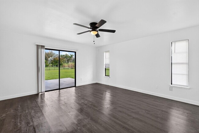 Building Photo - 5989 Coconut Blvd