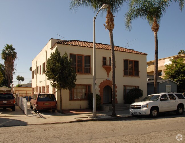 Primary Photo - 6826-6826 1/2 Leland Way