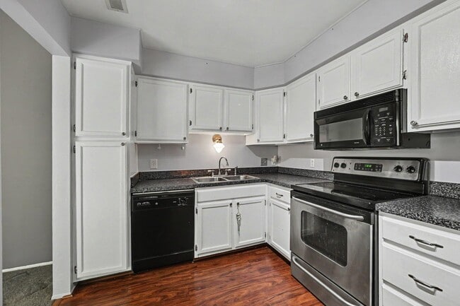 Building Photo - 24225 Evergreen Rd