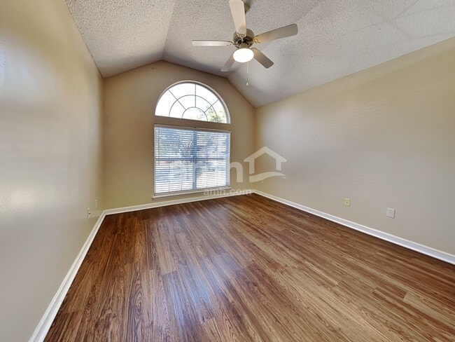 Building Photo - 602 Majestic Oak Dr