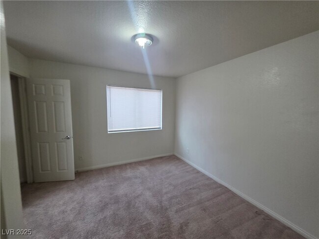 Building Photo - 3608 Tundra Swan St