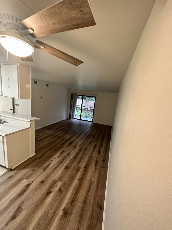 Building Photo - 7040 Haskell Ave