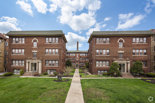 Building Photo - Overlook Manor