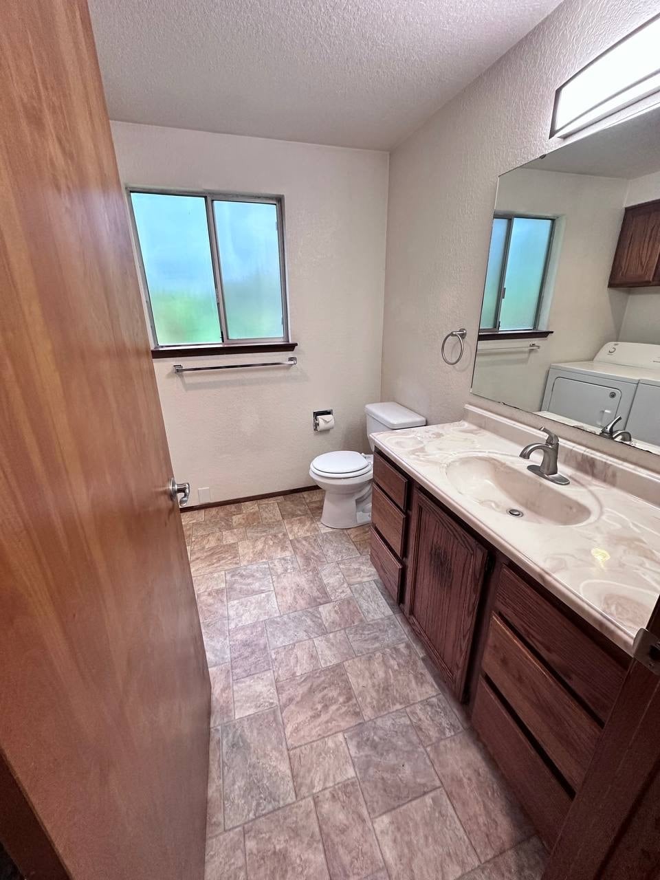 Building Photo - 821 Kaiser Rd NW